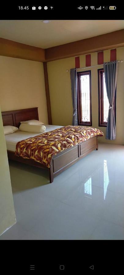 Andira Homestay Labuan Bajo Exteriér fotografie